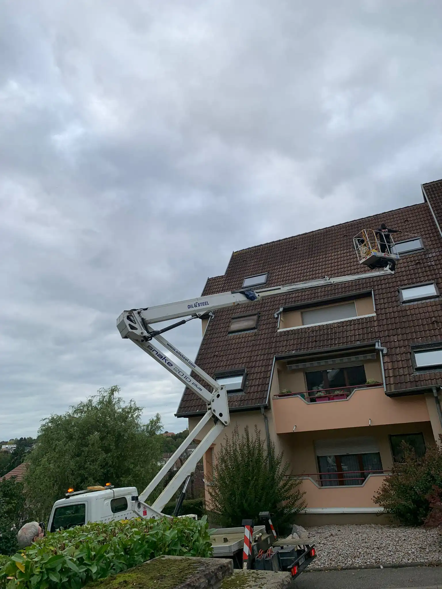 Nettoyage & traitement en hauteur avec nacelle